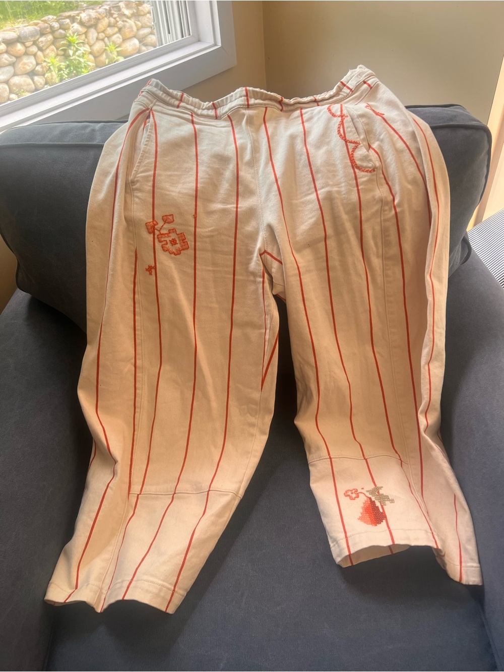 Pilcro Anthropologie Embroidered Red Stripe Cropped Pants MP